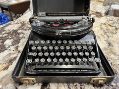 vintage 1930S Remington noiseless portable Typewriter With Case ￼￼
