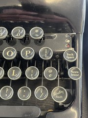 CORONA STANDARD FLAT TOP TYPEWRITER (1930’S) W/ CASE (1113238)