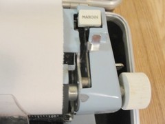 VTG Signature 500 Manual Portable Typewriter MONTGOMERY WARD Model 8004