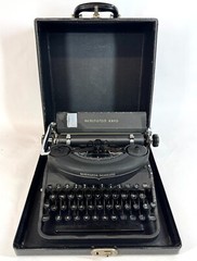 1932 Remington Rand Noiseless Model 7 Black Portable Manual Metal Typewriter