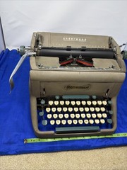 1956 Underwood SX11 Manual Standard Typewriter – Works READ