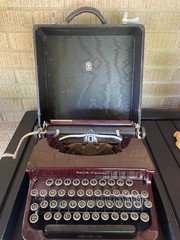 Vintage Smith Corona 1930’s Maroon Typewriter & Travel Case