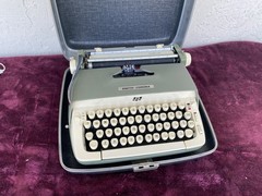Smith Corona Galaxie Portable Manual Typewriter Machine Vintage Case
