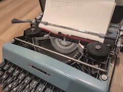 Olivetti Lettera 32 Typewriter Case Cover Manual Made in Italy Ribbon SEE DESC