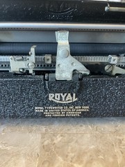 Vintage 1937 Royal Deluxe Model O Portable Typewriter and Case WORKS