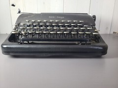 1947 4C Smith Corona Clipper Portable Typewriter w/ Original Case