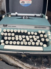 1966 Smith-Corona Classic 12 Working Green Vintage Portable Typewriter w New Ink
