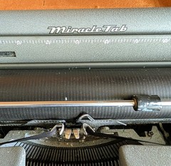 Vtg 1957 Remington Quiet-Riter Manual Typewriter Hard Case Working Condition