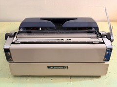 Adler Gabriele 35 Portable Typewriter • Techno / Cubic Typeface • Original Case