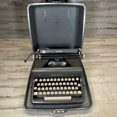 Royal Quiet De Luxe Portable Typewriter Gray w/ Hard Clam Shell Case USA