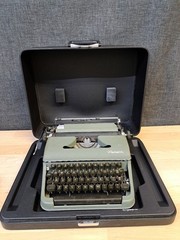 SM-3 1954 Olympia Green Typewriter With Case, Serial 444,447 Wilhelmshaven