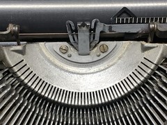 1954 Olivetti Lettera 22 Typewriter w/ Case & Manual & Receipt – EMBOSSED – Rare