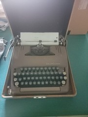 Vintage 1953 Smith Corona Clipper Portable Typewriter Travel Case Key New Ribbon
