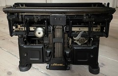 Olivetti M40 1st series with rare Danish keyboard