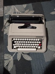1978 Underwood 319 Produced Spain Vintage Portable For Typewriter Enthusiasts