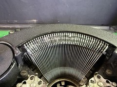 1937 Underwood Noiseless Portable Typewriter – USA Antique, Keys Move, As Is