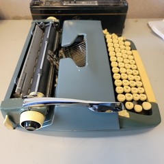 Smith Corona Super Sterling Manual Typewriter 1960s Portable w/Case TYPES GREAT