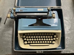Vintage 1962 Royal Royalite Manual Portable Typewriter Gray Two Tone in Case