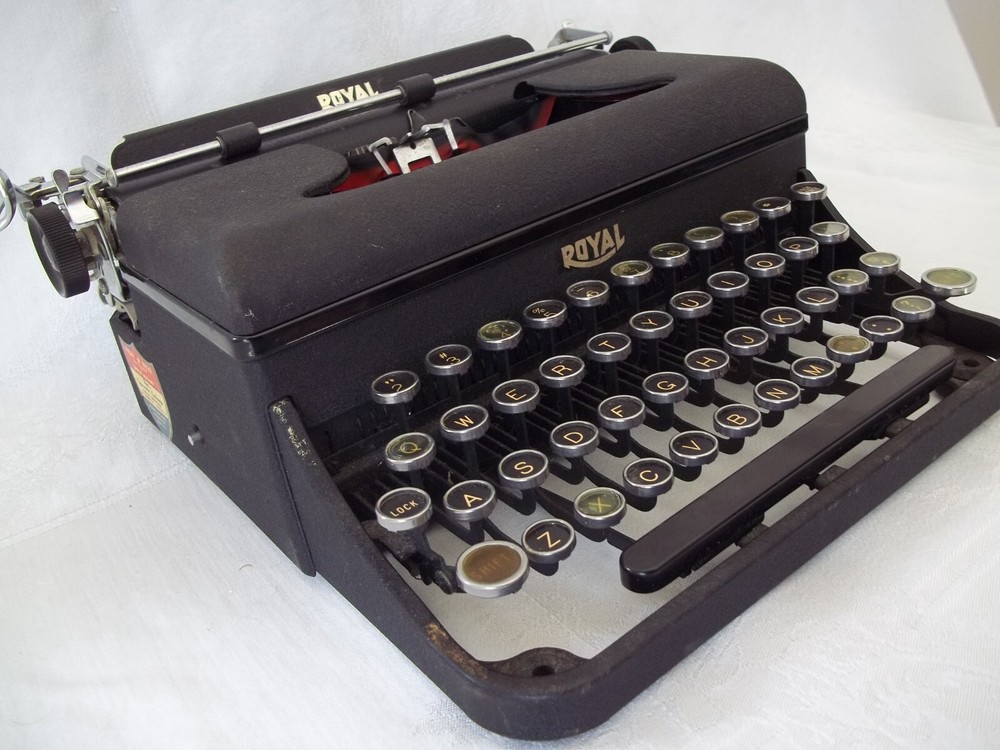 1930’S Royal “UB” model Portable Typewriter Works Great No Case