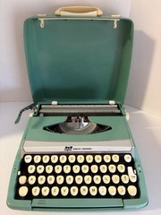 Smith-Corona Corsair Deluxe Portable Manual Typewriter Teal Blue Vintage