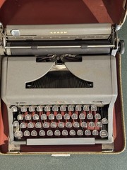 1950 Royal Arrow Typewriter Portable w/Case Serial #C 1982692 Dark Gray Squared