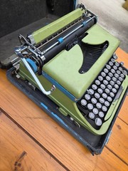 Rare 1940s Royal Model A Quiet Typewriter Green Blue Color