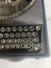 Vintage Beautiful 1938 Remington Rem-ette Portable Typewriter W/Case Very Nice