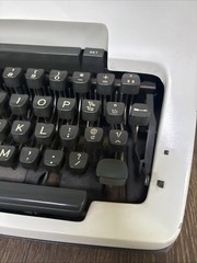 VTG 1970s Olympia SG-3 Typewriter West Germany Clean/Works