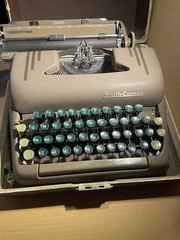 1950s Smith Corona Silent Portable Typewriter Brown Green Keys Working
