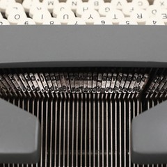 Smith-Corona Galaxie Deluxe Portable Manual Typewriter with Case Vintage SCM