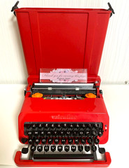 Olivetti Valentine Manual Typewriter with Case Vintage Red AS IS