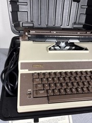 VTG Royal Academy Portable Electric Typewriter with Hard Case and Manual Tested