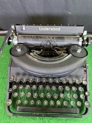 1937 Underwood Noiseless Portable Typewriter – USA Antique, Keys Move, As Is