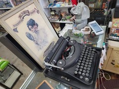 ANTIQUE UNDERWOOD PORTABLE Noiseless TYPEWRITER + ORIGINAL CASE 1930s