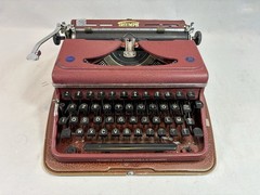 Triumph Norm 6 Red Typewriter Refurbished Cleaned + New Ribbon Year 1950