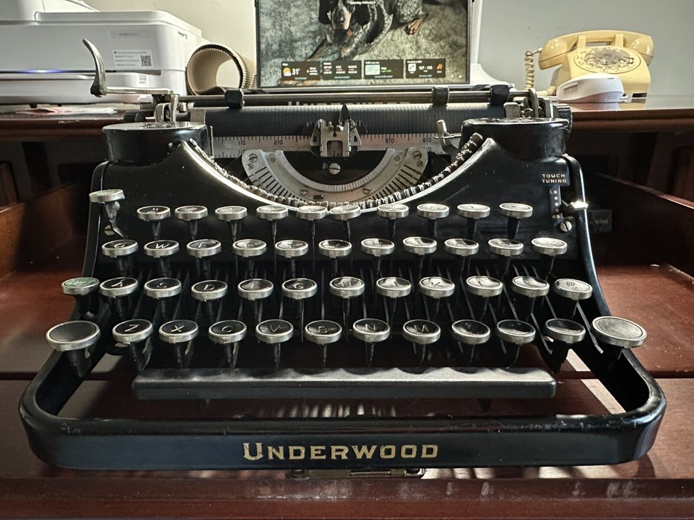 VTG ANTIQUE 1936 UNDERWOOD {RARE}UNIVERSAL 4 BANK PORTABLE TYPEWRITER BLACK