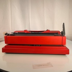 Olivetti 110 Manual Typewriter Red Vintage w/ Carry Case Working Made in Italy