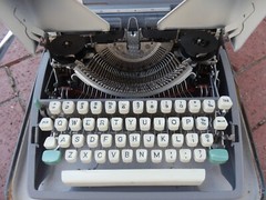 VTG Olympia SG 8 Desktop Typewriter from 1964? Works