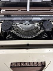 VTG Royal Academy Portable Electric Typewriter with Hard Case and Manual Tested