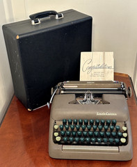 Vtg 1949 SMITH-CORONA Sterling 5A-Series Drab Brown/Green Deco Typewriter w/Case