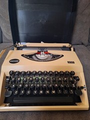 Encore 200 Typewriter
