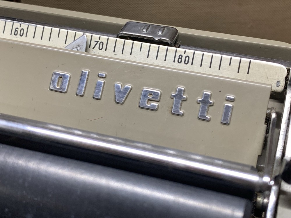 1954 Olivetti Lettera 22 Typewriter w/ Case & Manual & Receipt – EMBOSSED – Rare