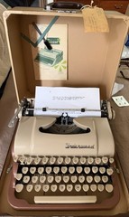 Underwood Professional 1955 Manual Portable Typewriter w/Case/Original