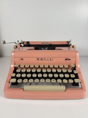 Rare! Original 1957 Vintage PINK Royal Quiet DeLuxe Portable Typewriter w/ Case