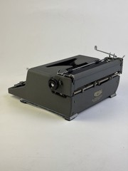 1949 Royal Quiet DeLuxe Typewriter – Unique Mathematical Keyboard