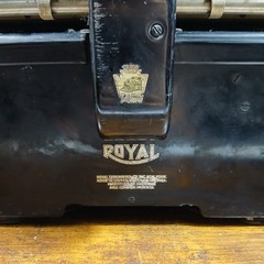 1930’s Royal KHM Working Antique Desktop Typewriter in good condition TD