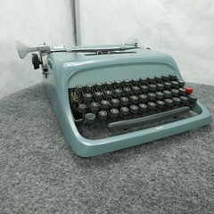 Olivetti Underwood Studio 44 Manual Typewriter Portable W/ Case Barcelona Spain