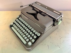 1957 Hermes 2000 Swiss Typewriter • Gray & Seafoam • Tested w/Emerald Green Case