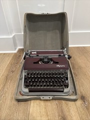 1950s Olympia SM3 De Luxe Burgundy Typewriter • w/Case
