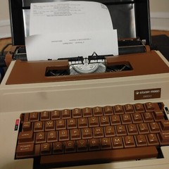 Silver-reed 8650 electric typewriter